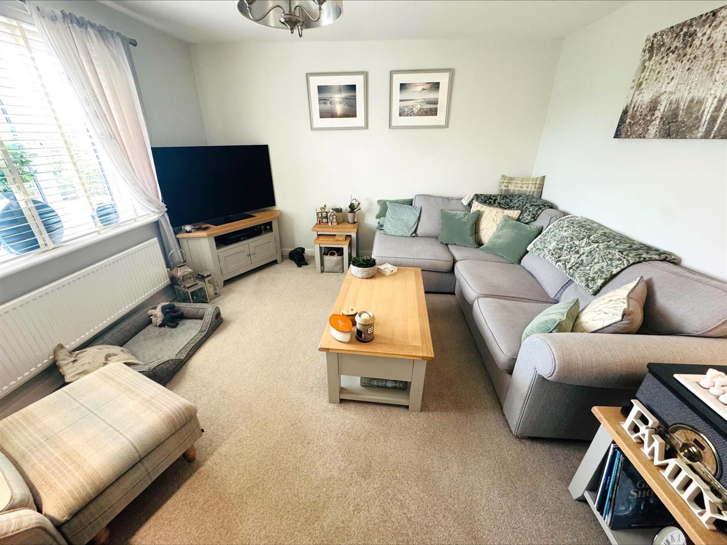 Clos Y Nant, Carway, Kidwelly, SA17 4JH